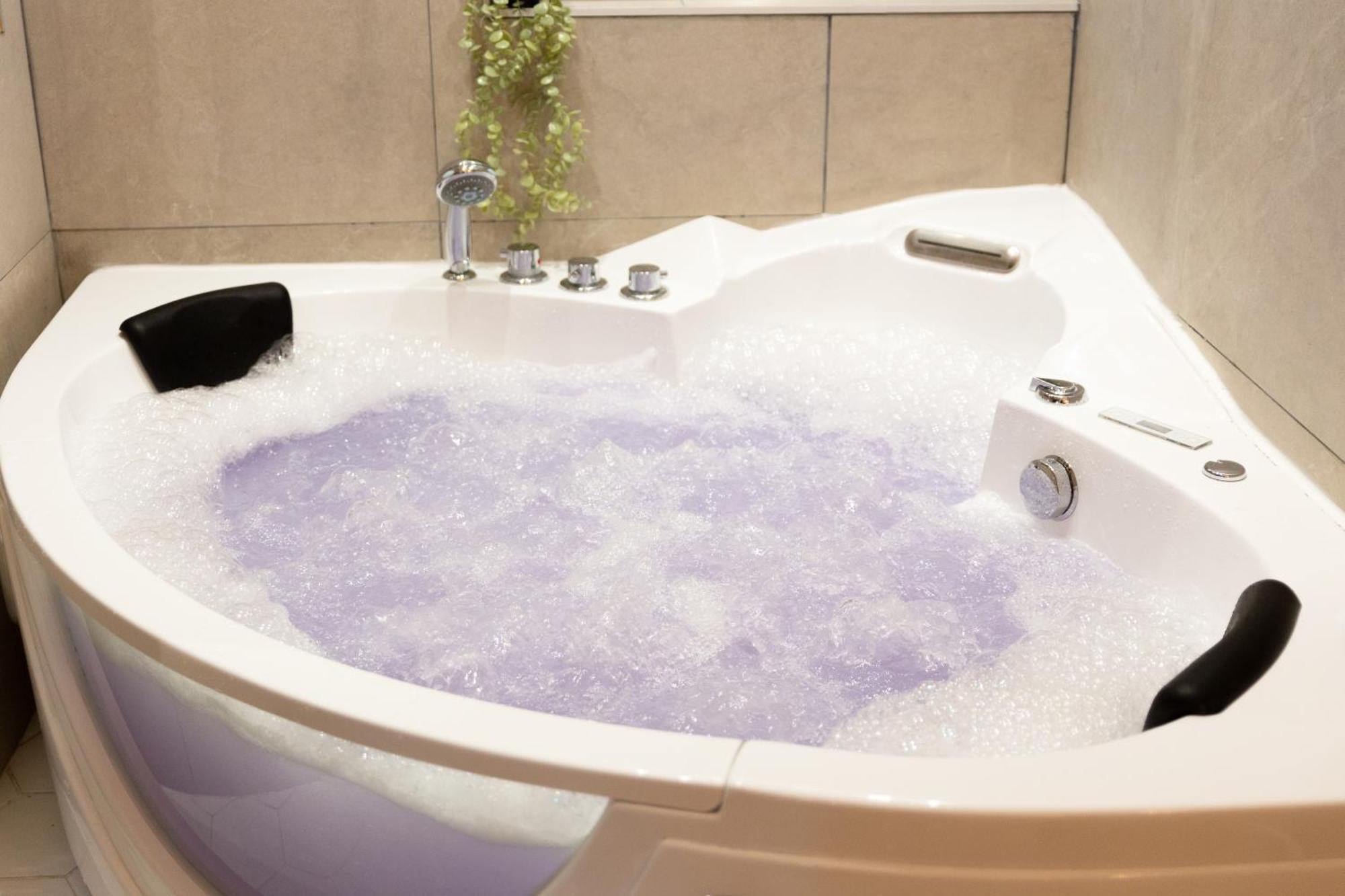 Lovelife-Jacuzzi-Netflix-Acces-24/7-Prive Étampes Extérieur photo